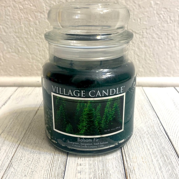 🎄Balsam Fir 14oz Village Candle - Picture 1 of 5